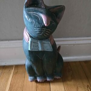 Elegant Cat Sculpture - Black and Pink
